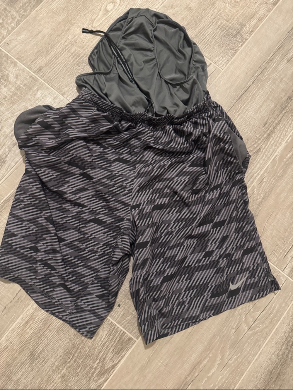 Nike Men's Black and Gray Patterned Athletic Shorts - Picture 4 of 8